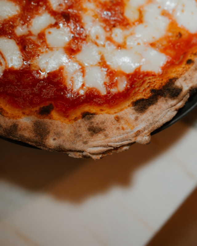 pizza margherita da pizzeria celsius a lecce